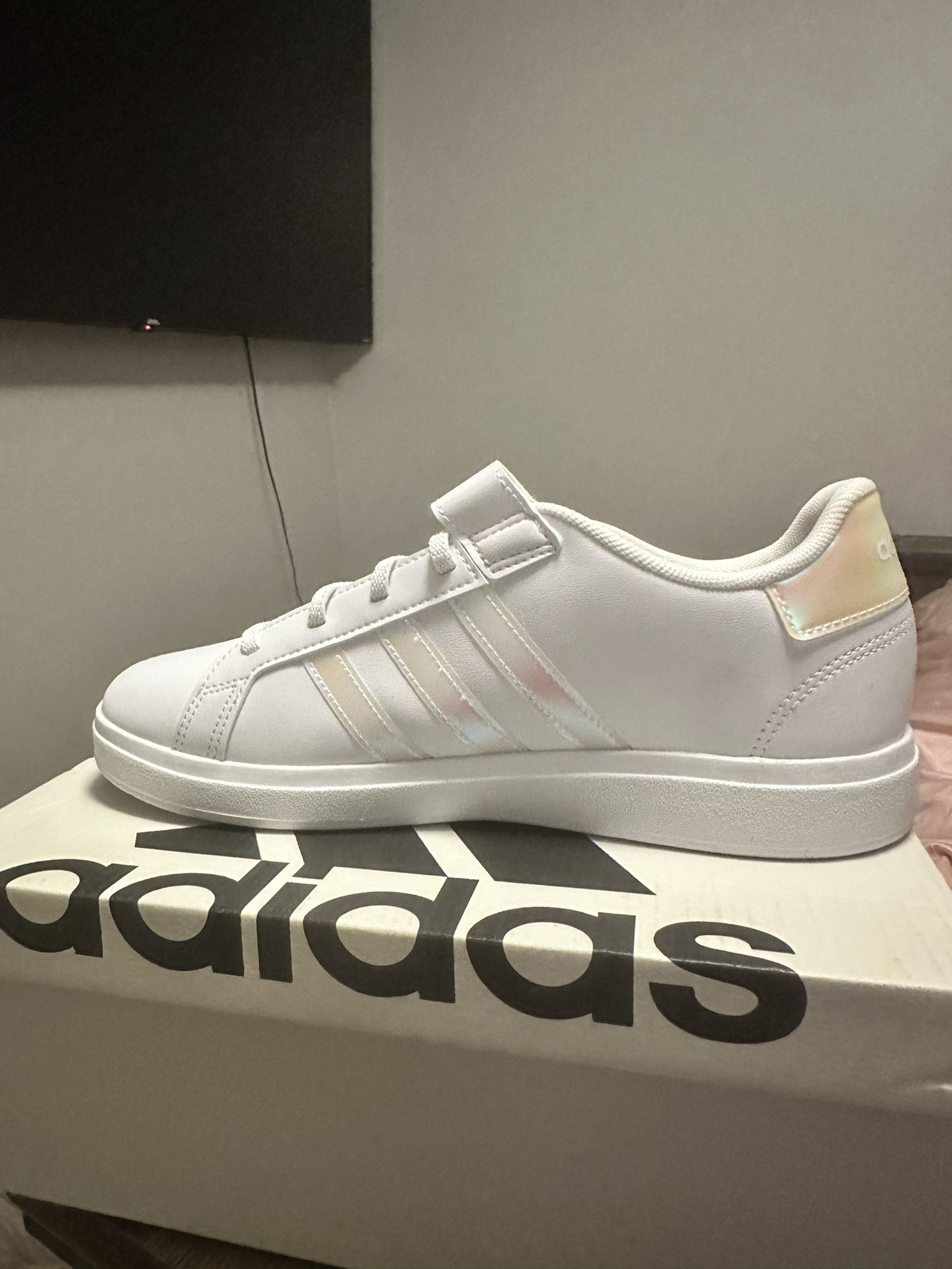 Adidas Size 7Y