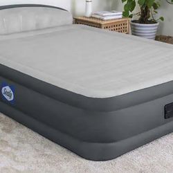 Sealy Queen Sized Air Mattress With Pump