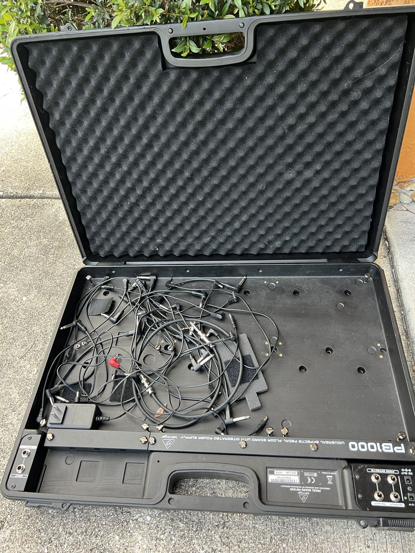 Behringer Guitar Pedal