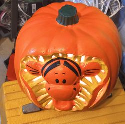 Disney pumpkin pie tiger lantern