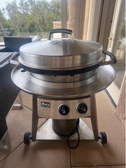 Evo Professional 30” Propane Flattop Grill with Wheeled Cart – Purchased New in 2022