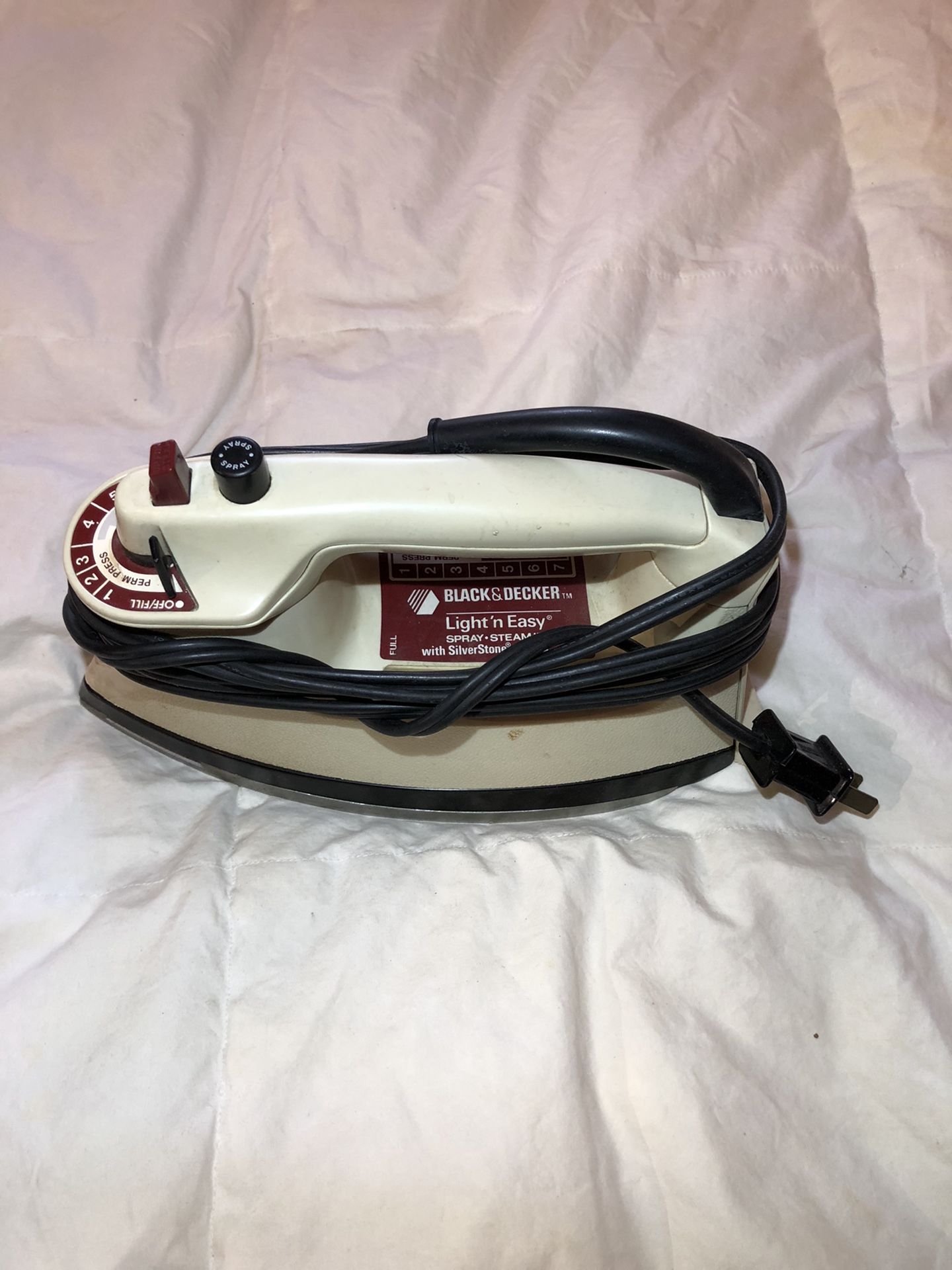 Vintage Black and Decker Steam Iron (Works/Tested)