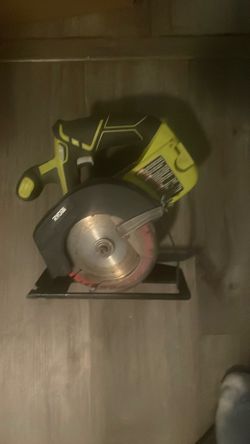 Ryobi 5 1/2 inch battery powered circular saw