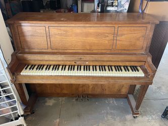 Cable Upright Piano Walnut Wood