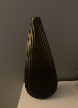 Beautiful Oggetti Vase 16”