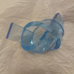 VINTAGE SIGNED SC  RESIN LOVE KNOT SCULPTURE 