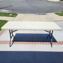 Folding Table 