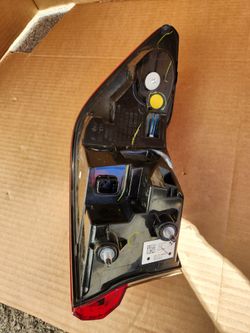 2019-2022 BMW 328i tail light