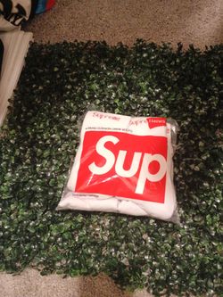 White supreme socks brand new 4 pairs
