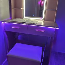 Vanity Makeup Desk with LED Mirror and Lights And Chair