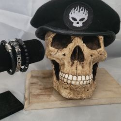 CUSTOMIZED SKULL BERET WITH JEWELRY.