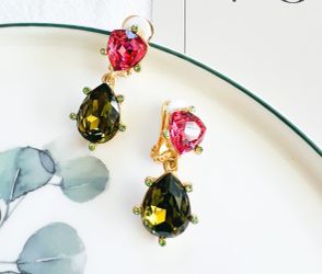 NWT Oscar de la Renta Trillion Crystal Earrings
