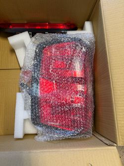 Right side tail light and back up light for 2018 Chevy Silverado LT