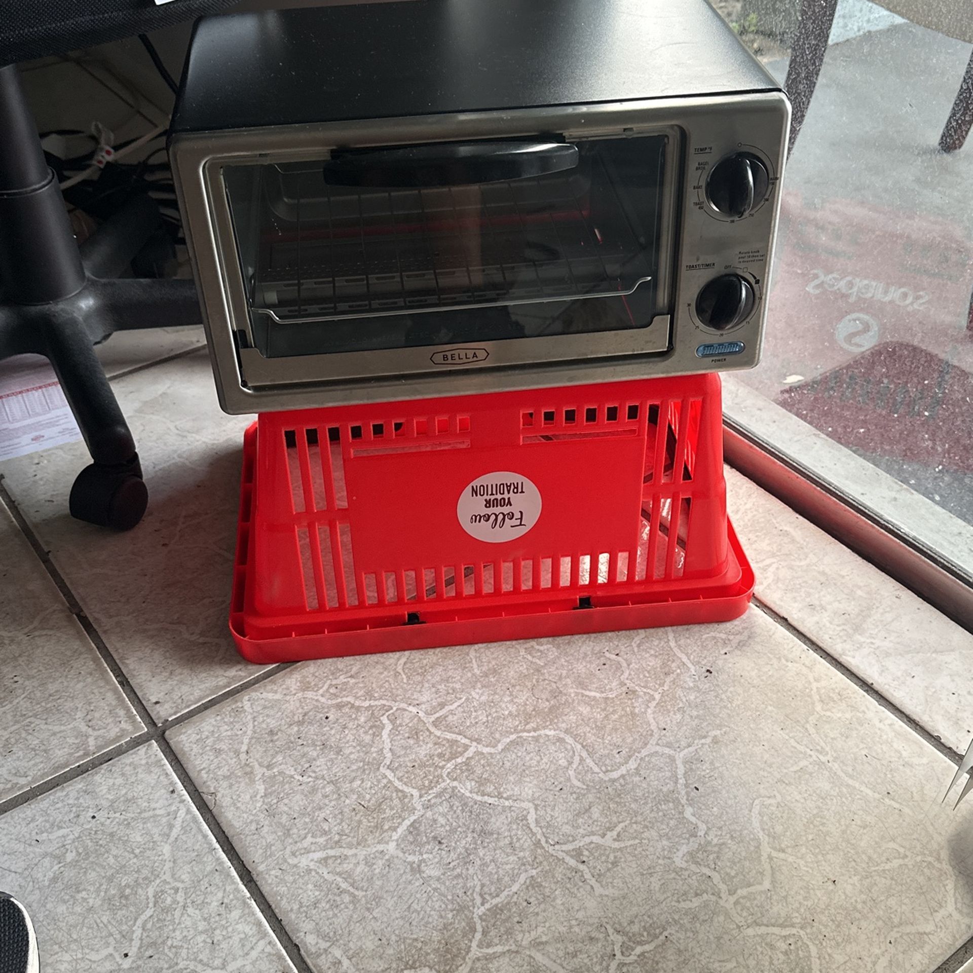 Small Roster Oven has Many Option