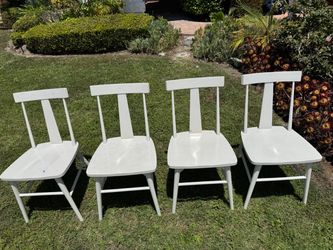 Set of 4 White Wood Dining Chairs
