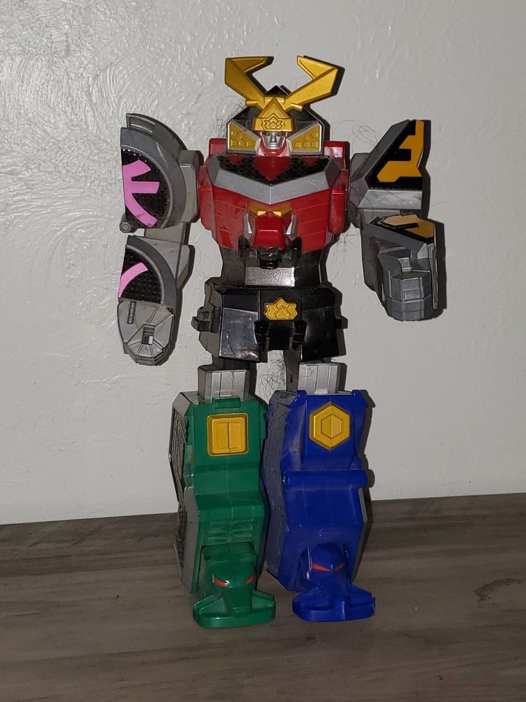Power Rangers 2011 Samurai Deluxe Action Figure By Ban Dai! Excellent Condition!
