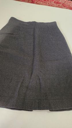 N. Peoria womens ann taylor skirt sz 4 zip Description Has Pickup Location Options