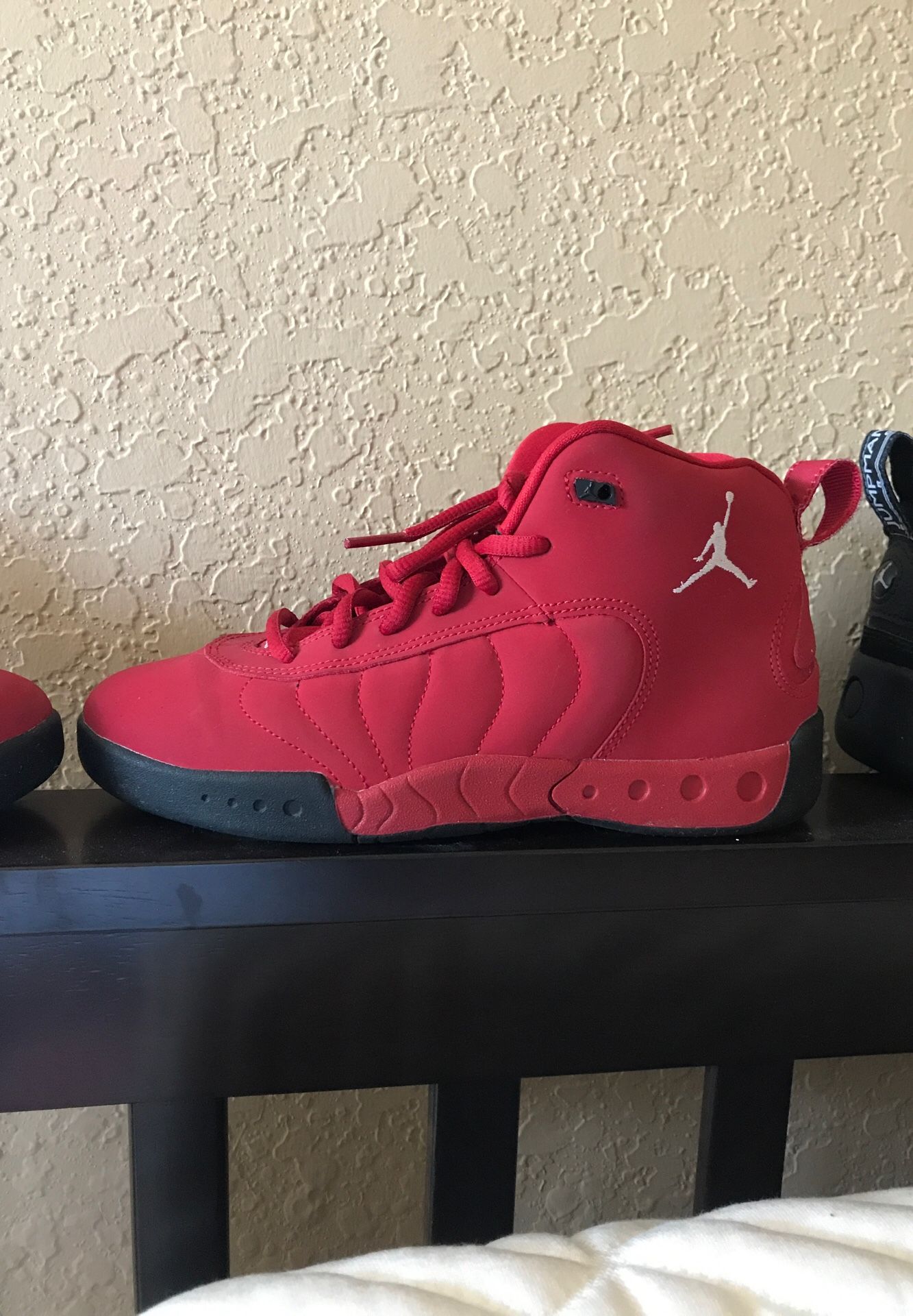 Air Jordan retro 11 red suede size 3y