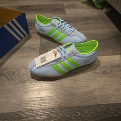 NWT Adidas Tokyo Women Size 6.5 JQ0582