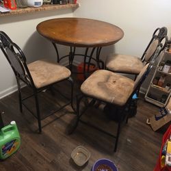 Table & Chairs