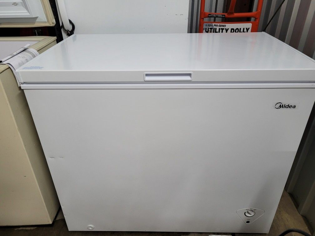 Midea 8.8 Cu Ft Chest Freezer Manual Defrost 