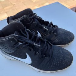 Base Ball Cleats $10 6Y