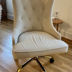 Upholstered Swivel Chair