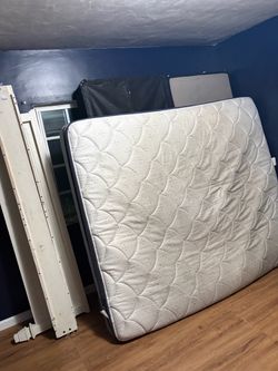 FREE KING SIZE BED