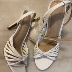 Woman Journey High Heels Size 7   New 