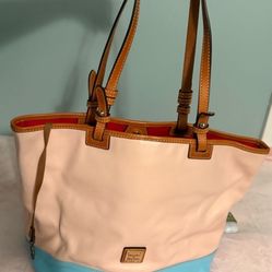 Authentic Dooney And Bourke Large Bag Pre-loved 