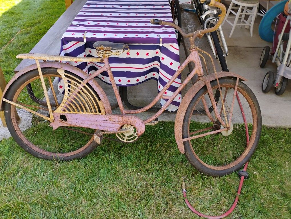 Vintage Patina Bicycle Comes As Seen in Pics