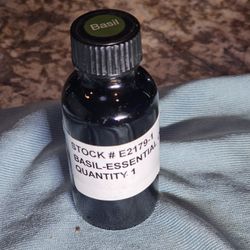 Basil Essential Oil – 30 ml (1 oz) – 100% Full