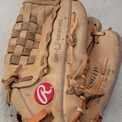 13" Rawlings Baseball Glove Broken In
