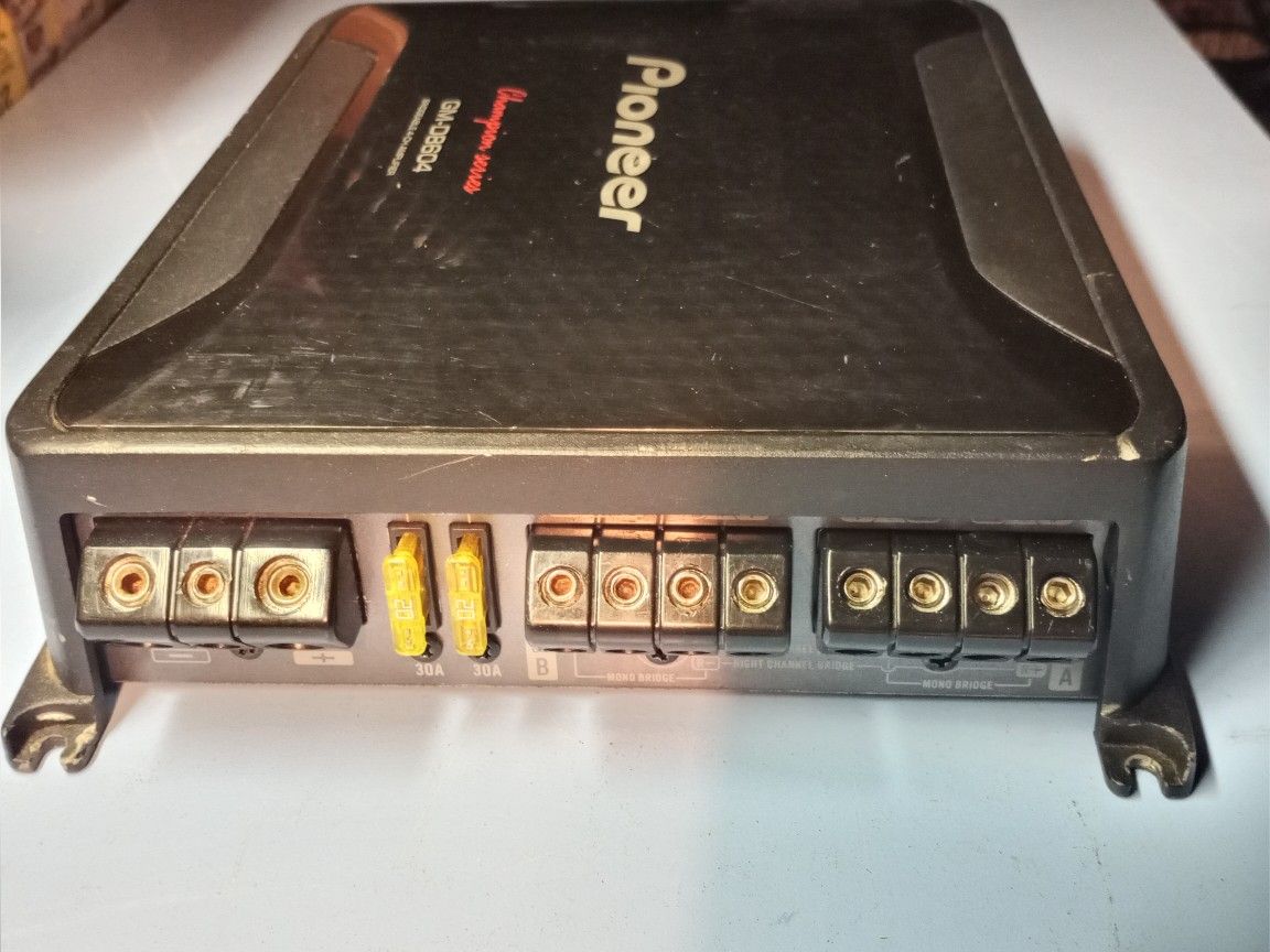 Amplifier Pioneer 4 Channel