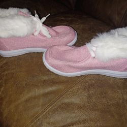 NEW:::Womens Furry Pink Snowboots
