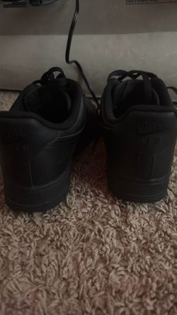 Nike Air Force 1 All Black Low-Top Sneakers side 8