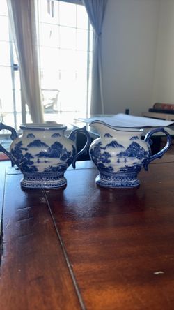 chinese milk and sugar bowls