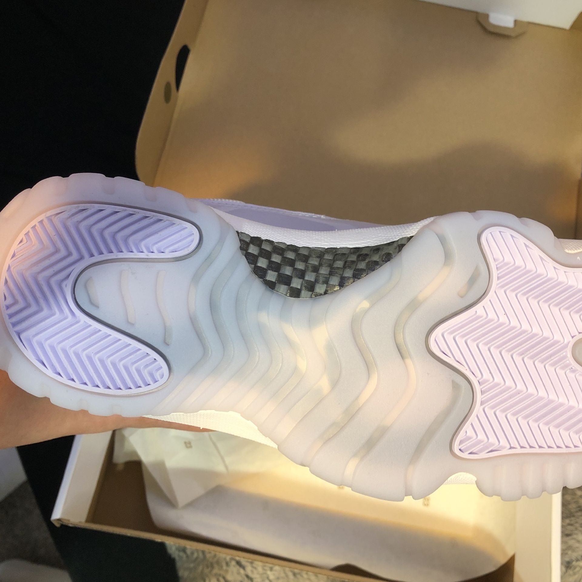 Jordan 11 Pure violets