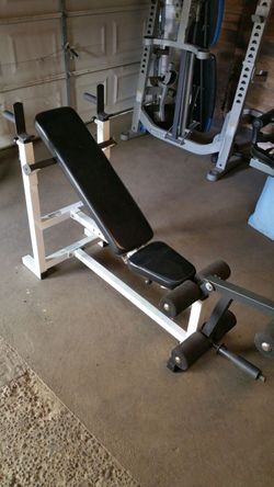 Parabody flat incline weight bench w leg curl extension for Sale in Seattle WA OfferUp