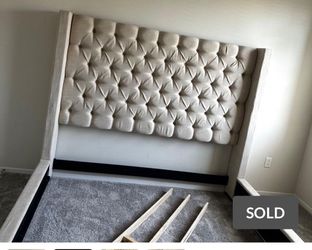 Bed queen  size