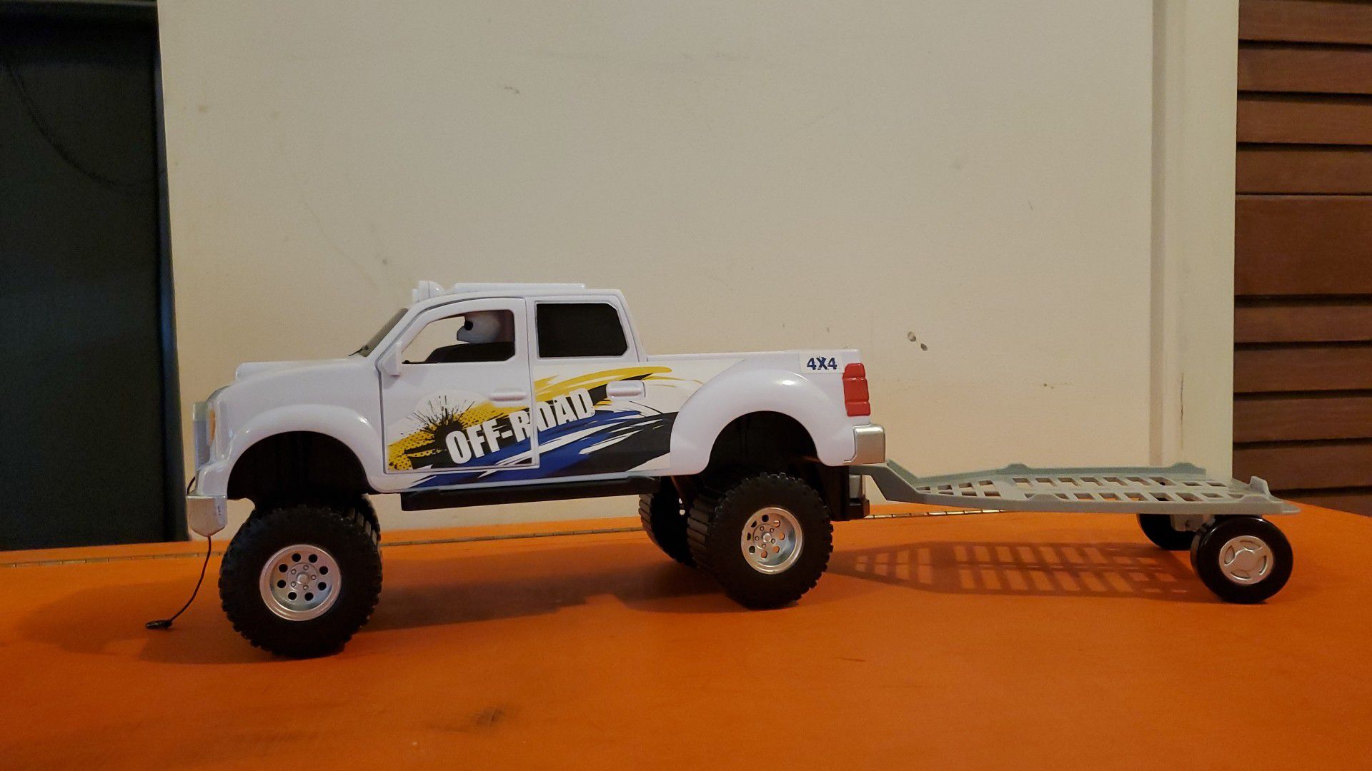 4x4 Off-Road White Truck