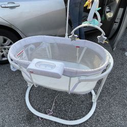 Fisher price Bassinet 