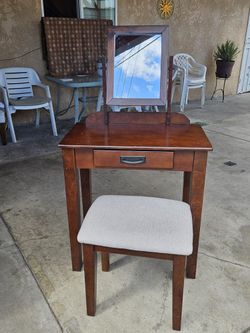 Mesa Con Espejo