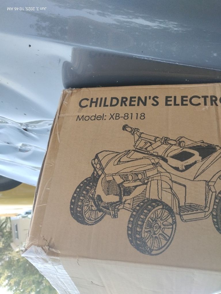 Power Wheels With Music And Front Lights!!!!!