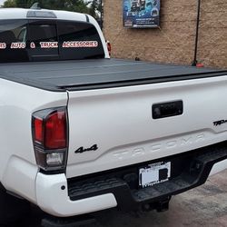 Tonneau Cover Flush Bed Cover Tri-Fold
Bakflip MX4