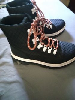 Dr martens Black Quilted Lace-Up Ankle Boots size 7