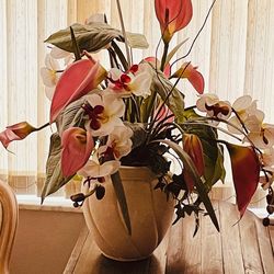 Floral arrangement-ceramic vase-artificial flowers bouquet-orchids+calla Lillie'