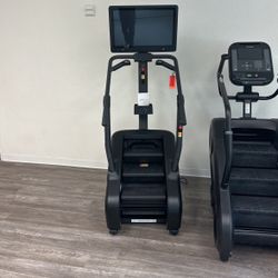 STEPR with 27” Touchscreen - NEW