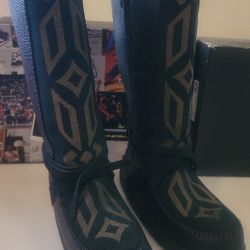 Takwani Waterproof Mukluk Boots Women's Size 8