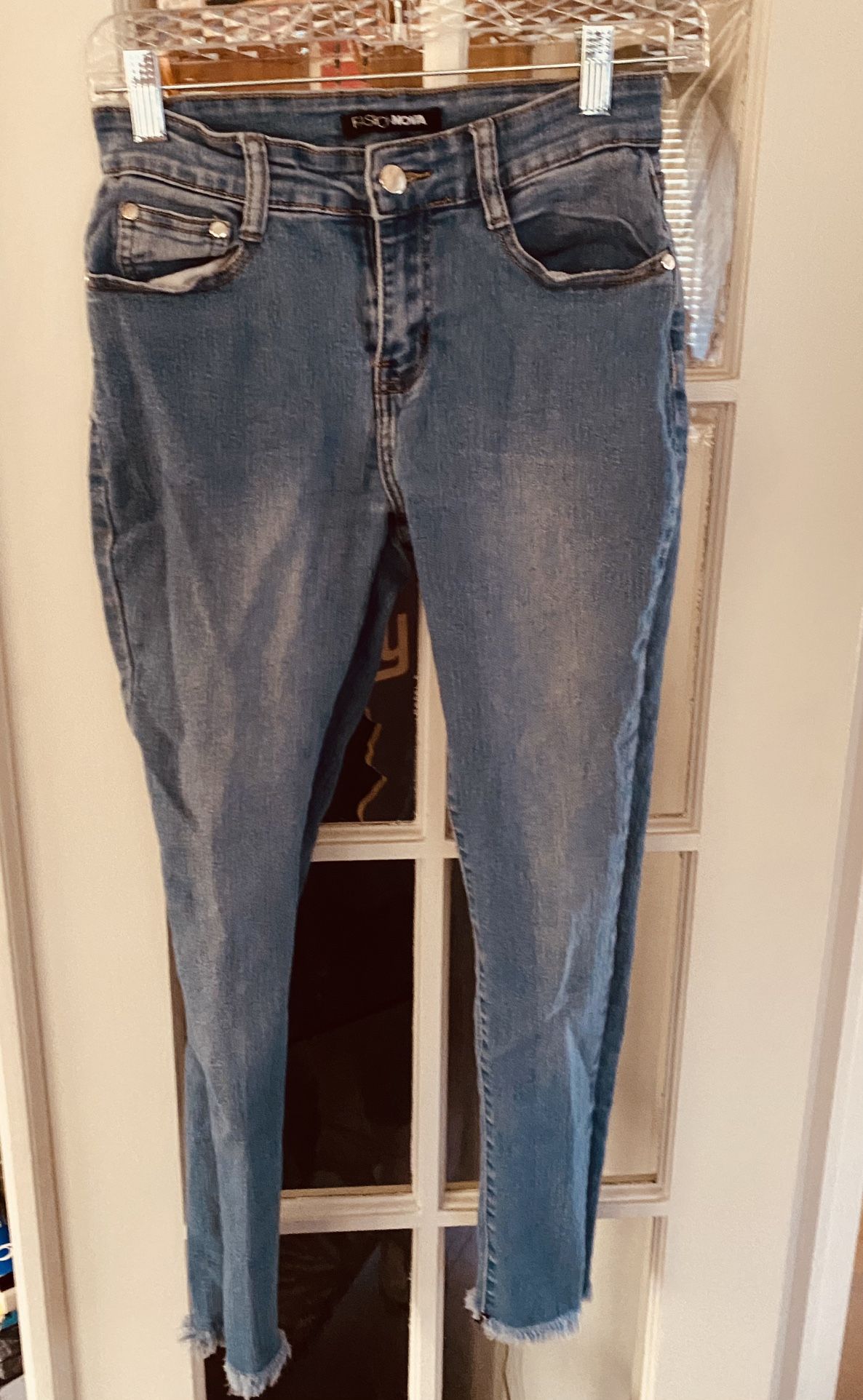Fashion Nova Jeans Size 9/10